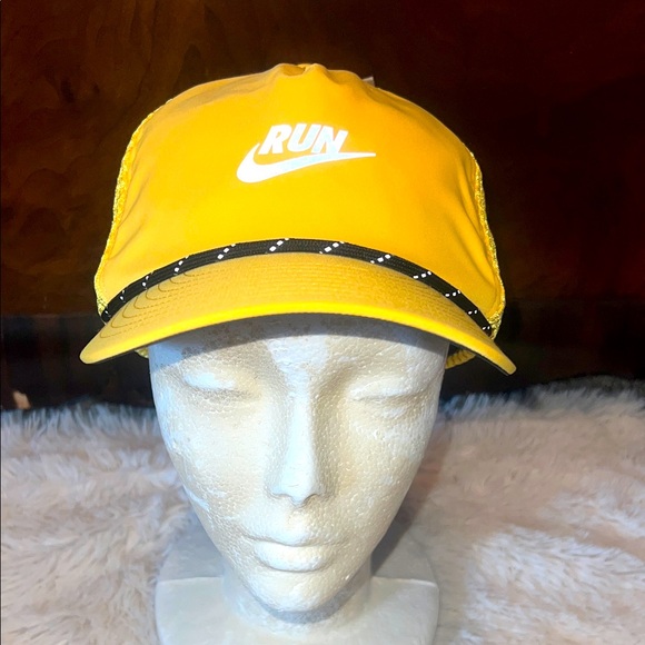 Nike Other - NIKE “SEE ME” RUN CAP